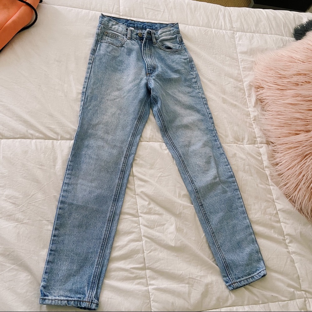 BRANDY MELVILLE LIGHT WASH JANE JEANS